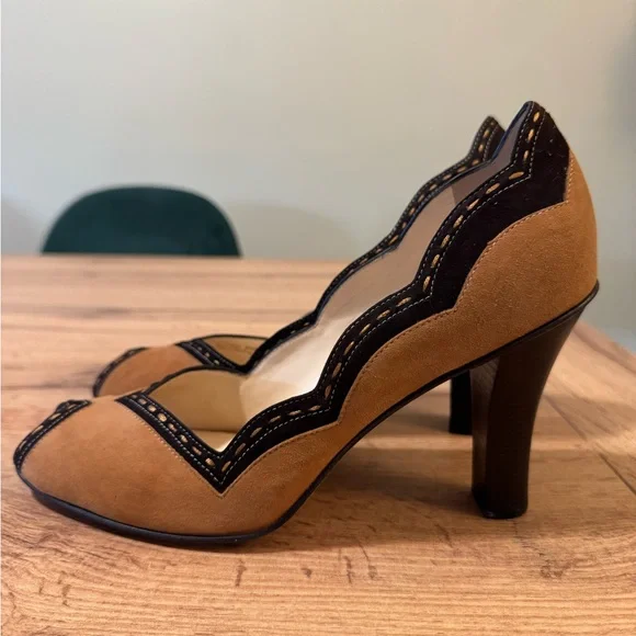 Cole Haan Lorenza Two-Tone Suede Scalloped Peep-Toe Pumps Size 8.5 - Picture 2 of 11